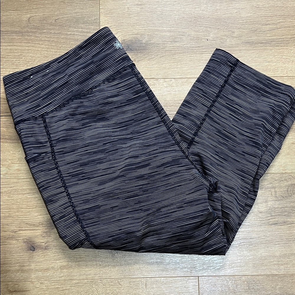 Tekgear Striped Black & White Cropped High-Waist Performance Leggings